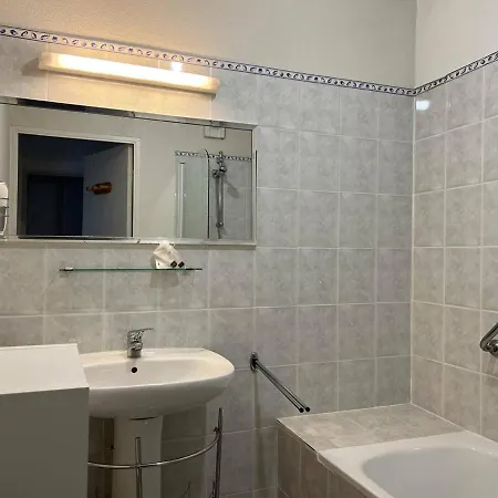 T2 Bis Lumineux Avec Terrasse, - Fr-1-495-56 Cambo-les-Bains